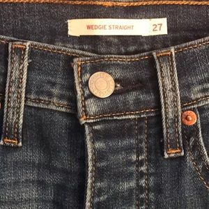 Levi Wedgie Straight Cropped Jean